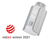 De zilverkleurige Homematic IP thermostaatknop Evo regelt de toevoer van warm CV water naar een radiator. Winnaar van de Red Dot Design Award 2021.