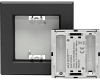 De temperatuursensor is uitgevoerd in 55 x 55 mm formaat en kan geintegreerd worden in systeem 55 schakelmateriaal van bekende merken.