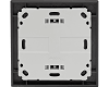 Het product bestaat uit drie onderdelen: montagevlak, afdekraam en draadloze temperatuursensor. De twee AAA-batterijen worden standaard meegeleverd.