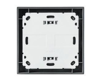 Het product bestaat uit drie onderdelen: montagevlak, afdekraam en draadloze thermostaat. De twee AAA-batterijen worden standaard meegeleverd.